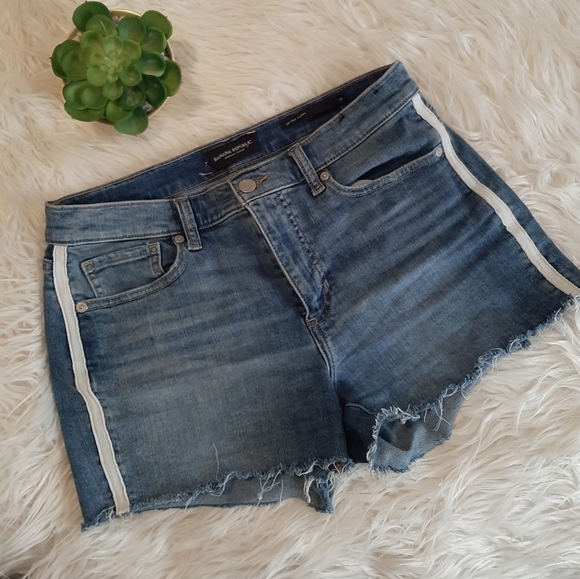Banana Republic - Picture 1 of 4
